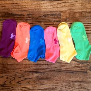 6 pairs of Under Armour Socks!